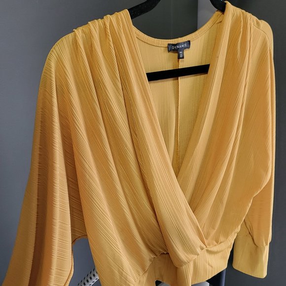 Flowy v-neck crossover blouse - Picture 3 of 5